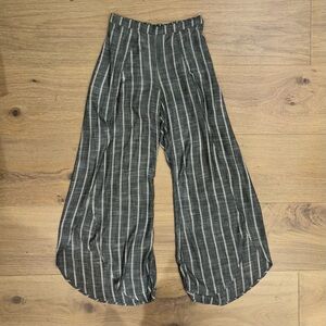 Elan stripped pants Size M